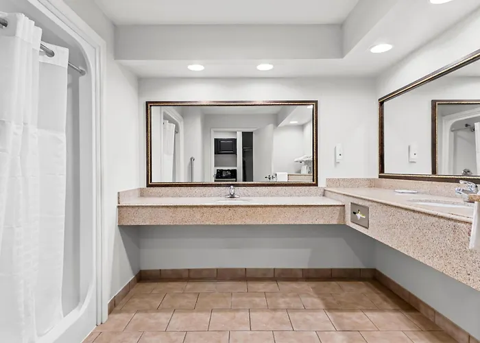Holiday Inn Express Hotel&Suites San Antonio-Airport North